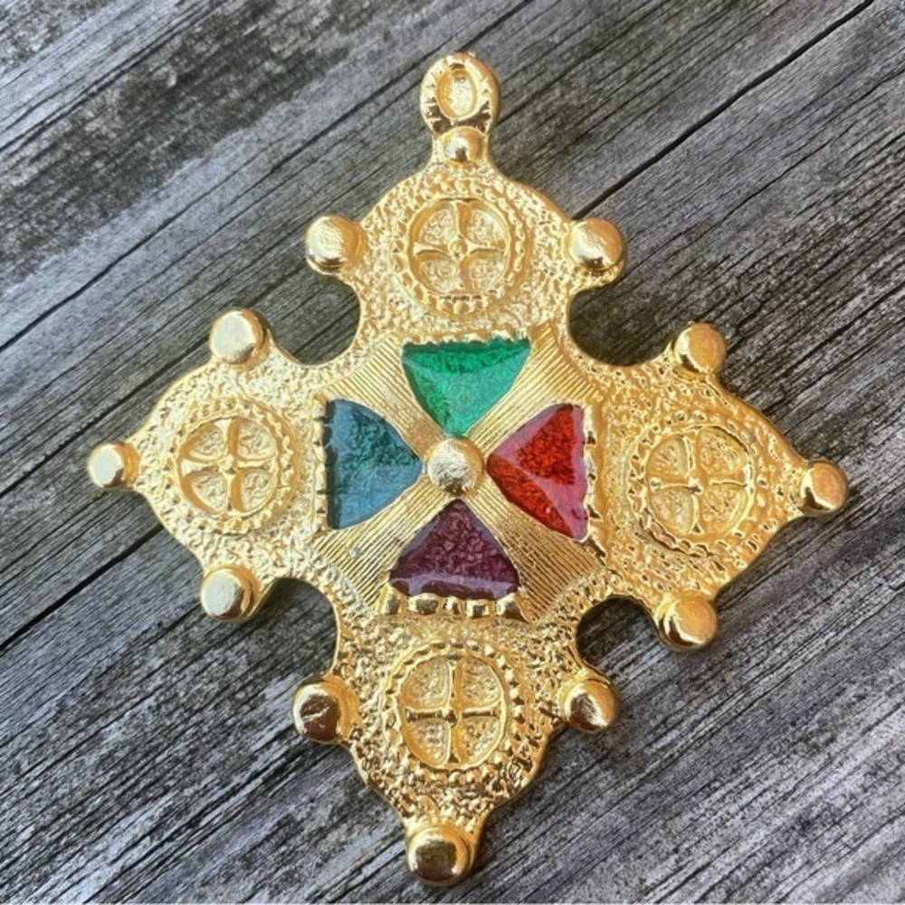 Gold tone and enamel Maltese Cross by Elle Excellent vintage condition